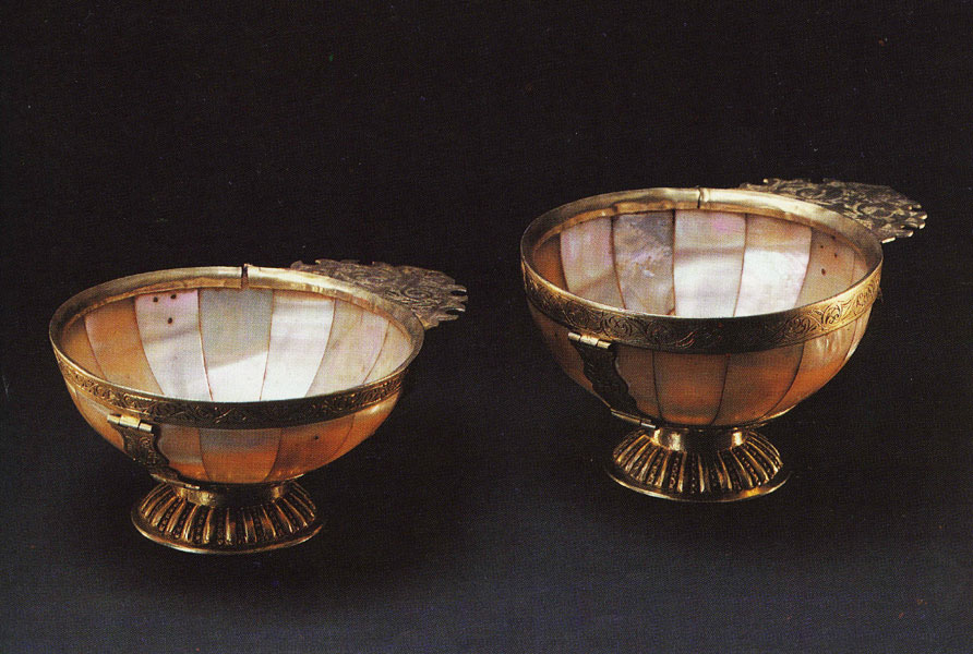 Cups. 17 c.