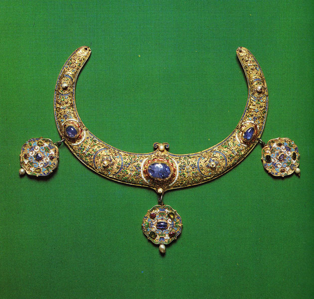 Crescent collar. Mid-16th century. Detail of the mounting for the icon “The Old Testament Trinity”. 