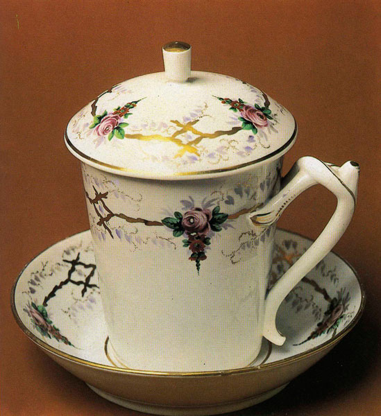 Cup and a saucer. 19th century.