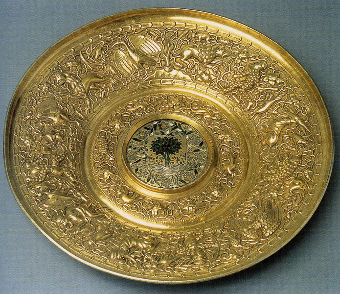 Dish. Portugal. The end of 15th century